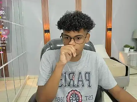 boylittle19cm online show from 09/09/25, 12:26