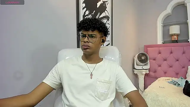 boylittle19cm online show from 09/20/25, 12:06