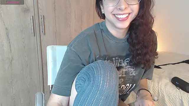 Snapshot of Abii_26 chatting on 10/22/25, 02:12 Abii 26 online show from 10/22/25, 02:12