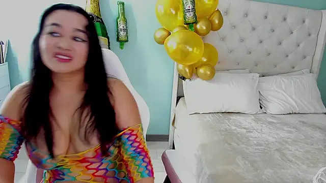Snapshot of sharon_leone26 chatting on 09/24/25, 04:27 sharon leone26 online show from 09/24/25, 04:27