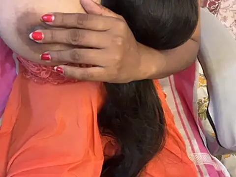 Snapshot of roshni-5 chatting on 07/28/26, 04:39 roshni-5 online show from 07/28/26, 04:39