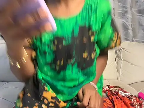 Chocolate queen2 online show from 11/24/25, 04:34