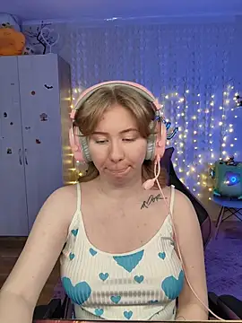 D0nna  online show from 02/23/26, 04:59