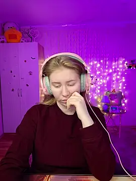 D0nna  online show from 03/30/26, 10:55