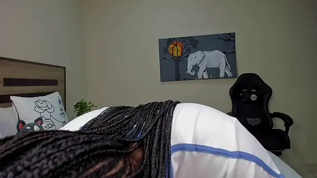 Renee-18 online show from 04/19/26, 10:01