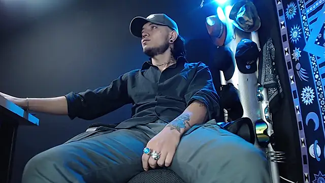 Dicaprioo  online show from 02/25/25, 07:03