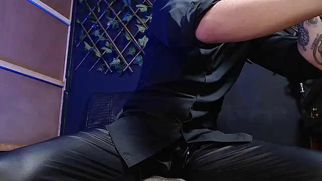 Dicaprioo  online show from 11/26/25, 05:58