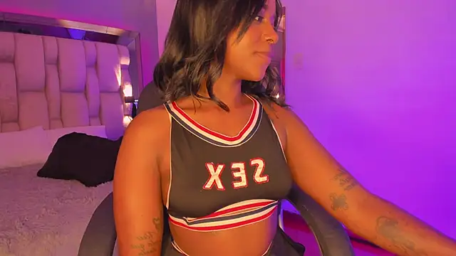 EmilyHaan online show from 12/19/24, 04:45