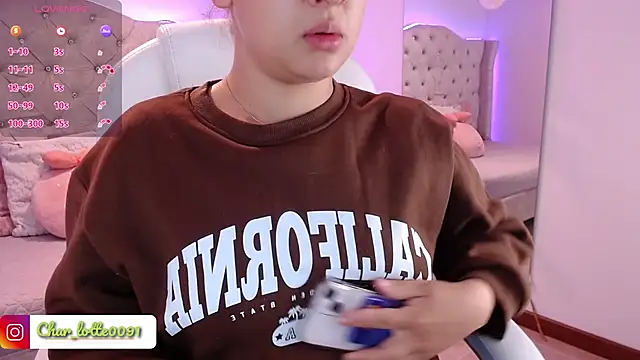 Charlotte Jones   online show from 02/02/25, 11:19