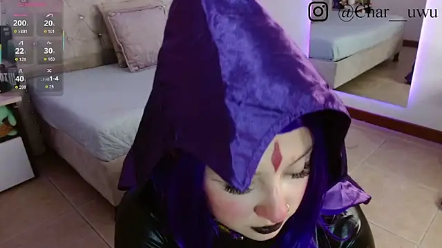 Charlotte Jones   online show from 11/22/25, 11:31