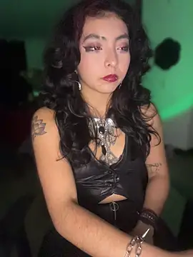 Snapshot of _Gothiccbitch_ chatting on 04/23/26, 08:24 Gothiccbitch online show from 04/23/26, 08:24