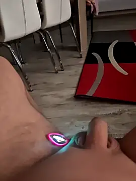 Szeltolo001 online show from 04/21/26, 01:07