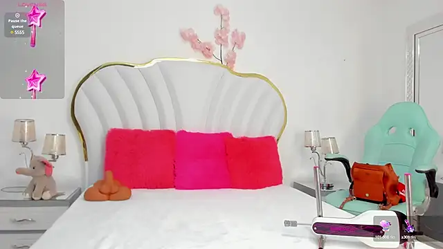 Snapshot of CahitlinBell chatting on 02/28/25, 06:32 CahitlinBell online show from 02/28/25, 06:32