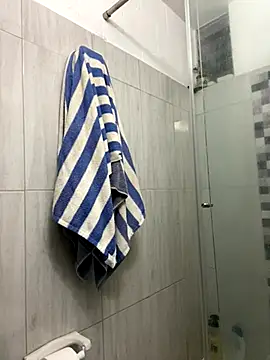 Snapshot of CahitlinBell chatting on 11/28/25, 11:40 CahitlinBell online show from 11/28/25, 11:40