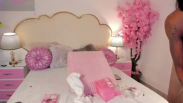 Snapshot of CahitlinBell chatting on 02/11/26, 06:51 CahitlinBell online show from 02/11/26, 06:51