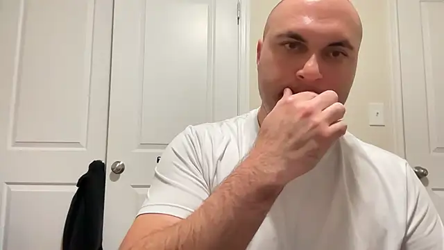 SluggishChase99 online show from 04/15/26, 03:24