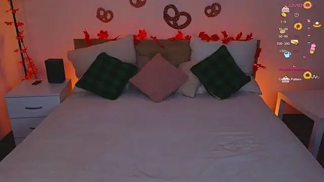 Hayle Hill online show from 09/30/25, 02:27