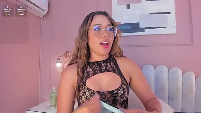 Snapshot of mara_brooks chatting on 02/10/25, 01:14 mara brooks online show from 02/10/25, 01:14