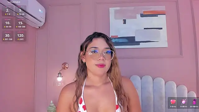 Snapshot of mara_brooks chatting on 03/20/25, 10:18 mara brooks online show from 03/20/25, 10:18