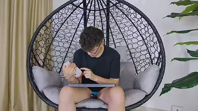 alex noa online show from 11/19/25, 07:25