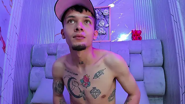 kendalltaylorr online show from 02/22/25, 03:34