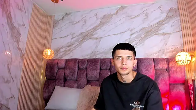 kendalltaylorr online show from 04/22/26, 02:58