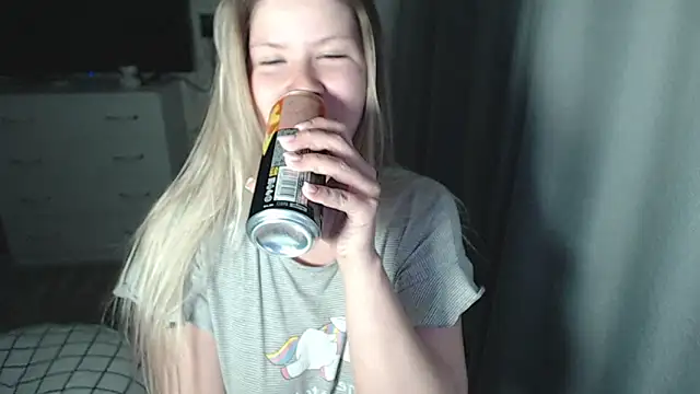 Snapshot of MelissaXKinky chatting on 03/04/25, 04:41 MelissaXKinky online show from 03/04/25, 04:41