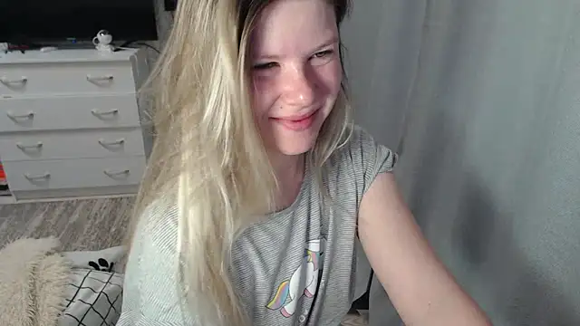 Snapshot of MelissaXKinky chatting on 03/05/25, 02:03 MelissaXKinky online show from 03/05/25, 02:03