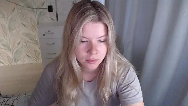 Snapshot of MelissaXKinky chatting on 10/06/25, 02:42 MelissaXKinky online show from 10/06/25, 02:42