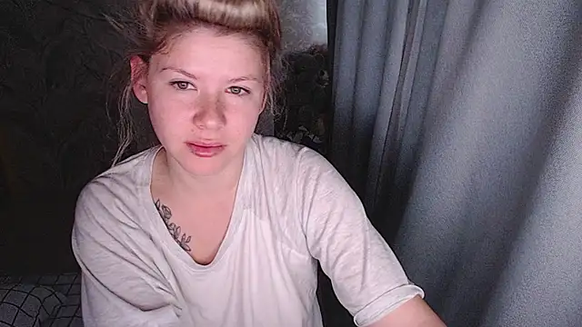 Snapshot of MelissaXKinky chatting on 10/25/25, 02:19 MelissaXKinky online show from 10/25/25, 02:19