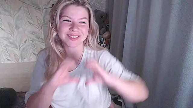 Snapshot of MelissaXKinky chatting on 10/25/25, 07:30 MelissaXKinky online show from 10/25/25, 07:30