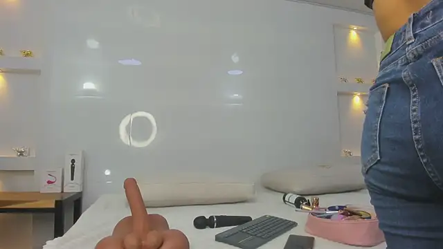 Dalia-Prada online show from 01/06/26, 04:16