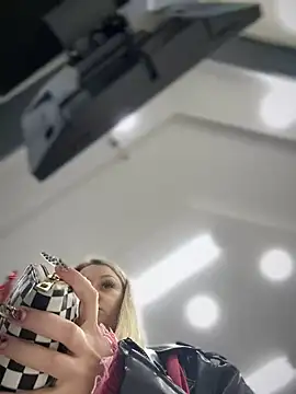 Snapshot of Teya_moon_ chatting on 12/06/24, 11:33 Teya moon  online show from 12/06/24, 11:33