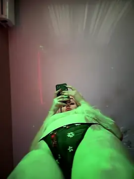 Snapshot of Teya_moon_ chatting on 12/07/24, 10:56 Teya moon  online show from 12/07/24, 10:56