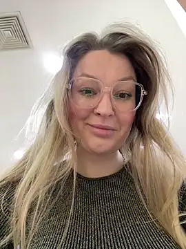 Teya moon  online show from 04/09/26, 12:54