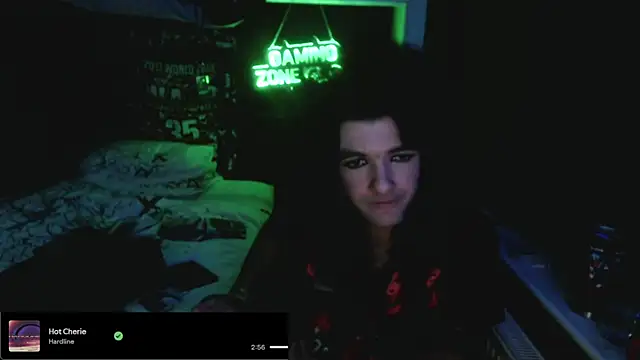 Snapshot of Rocker_Assassin66630 chatting on 10/12/25, 04:00 Rocker Assassin66630 online show from 10/12/25, 04:00