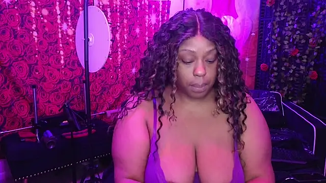 Snapshot of cheriserozequeen chatting on 04/07/26, 01:33 cheriserozequeen online show from 04/07/26, 01:33
