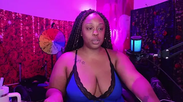 Snapshot of cheriserozequeen chatting on 04/18/26, 02:26 cheriserozequeen online show from 04/18/26, 02:26