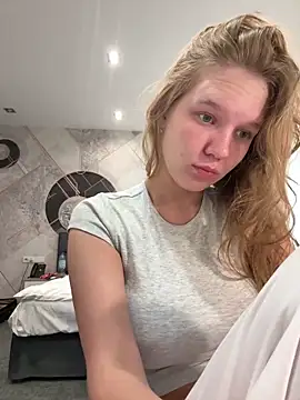 Ketitull online show from 09/17/25, 04:47