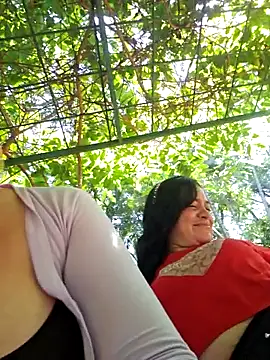 Snapshot of Sofia_Queen17 chatting on 02/28/25, 06:41 Sofia Queen17 online show from 02/28/25, 06:41