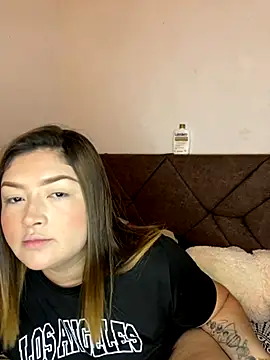 Snapshot of Sofia_Queen17 chatting on 09/14/25, 10:47 Sofia Queen17 online show from 09/14/25, 10:47