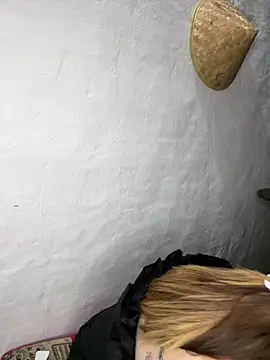 Snapshot of Sofia_Queen17 chatting on 10/10/25, 11:15 Sofia Queen17 online show from 10/10/25, 11:15