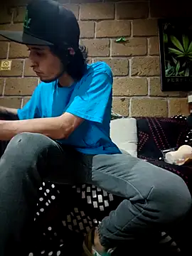 Pitudo20cmm online show from 09/19/25, 06:59