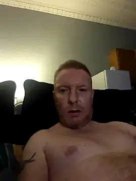 Snapshot of walker1979 chatting on 10/24/25, 11:12 walker1979 online show from 10/24/25, 11:12