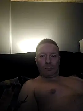 Snapshot of walker1979 chatting on 10/31/25, 08:43 walker1979 online show from 10/31/25, 08:43