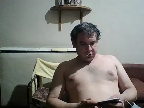 Snapshot of Rodrigo_happy chatting on 12/14/25, 08:57 Rodrigo happy online show from 12/14/25, 08:57