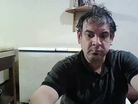 Snapshot of Rodrigo_happy chatting on 12/17/25, 02:06 Rodrigo happy online show from 12/17/25, 02:06