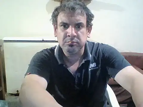 Snapshot of Rodrigo_happy chatting on 12/19/25, 02:07 Rodrigo happy online show from 12/19/25, 02:07