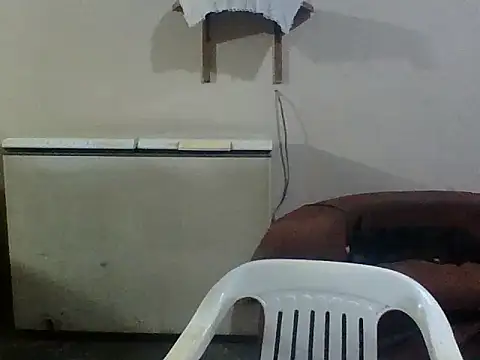Snapshot of Rodrigo_happy chatting on 12/23/25, 03:48 Rodrigo happy online show from 12/23/25, 03:48