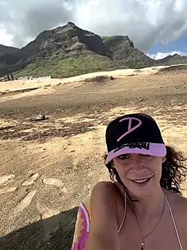 therealbeverlycious online show from 10/03/25, 10:56